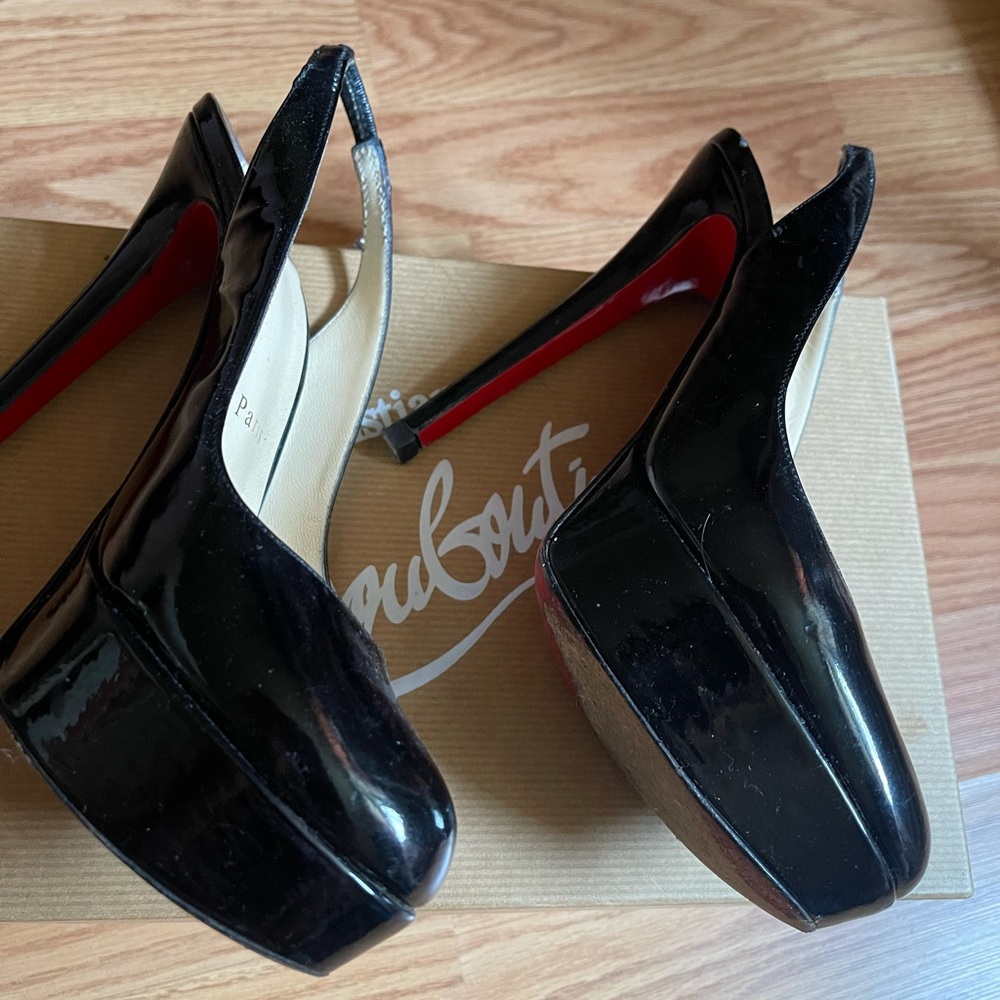 Authentic CL heels 👠